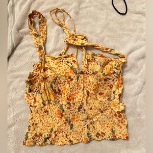 size Small Yellow flowery cropped tank top